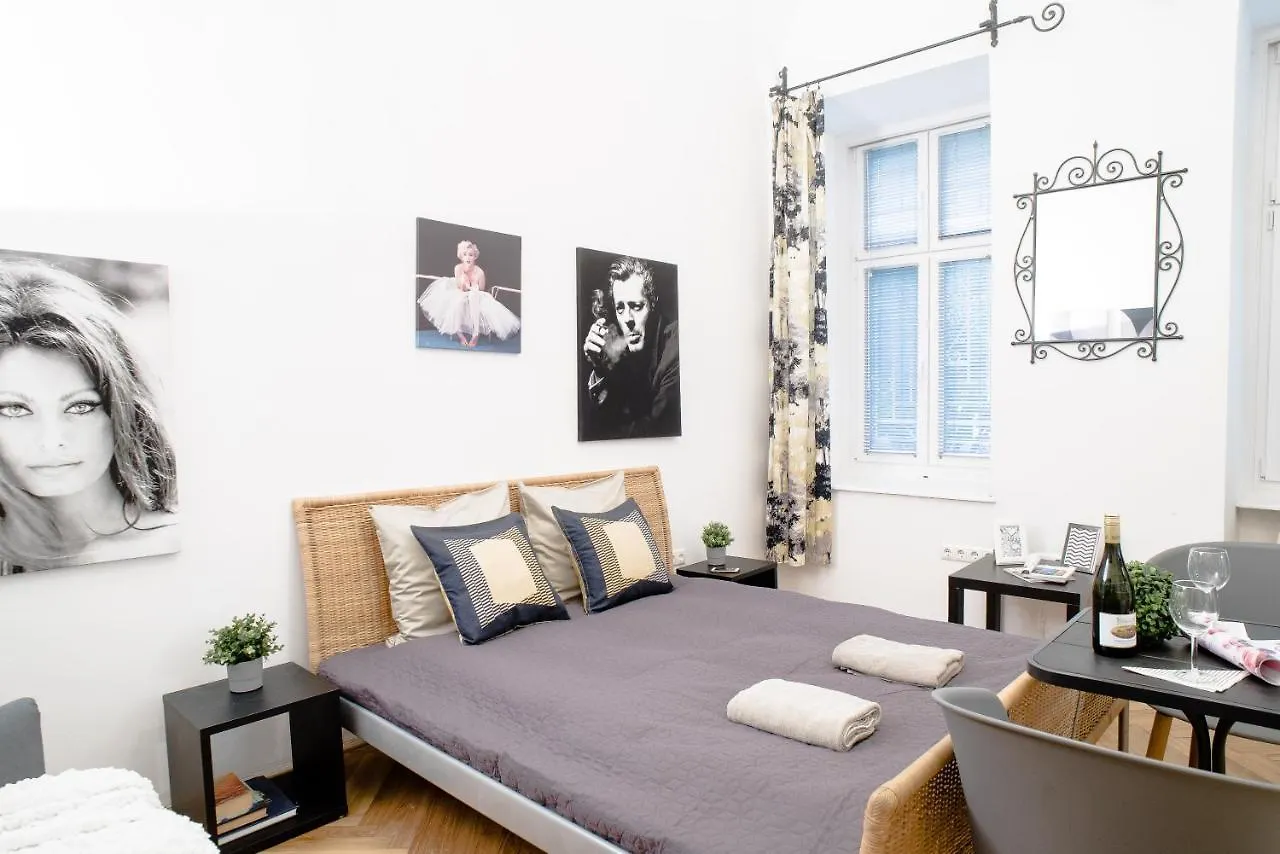 Klarahome-Studio kontakter